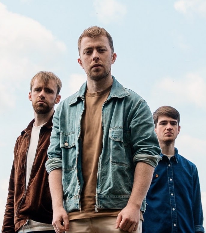 KINGFISHR start the year on top of the Singles and Album Charts!