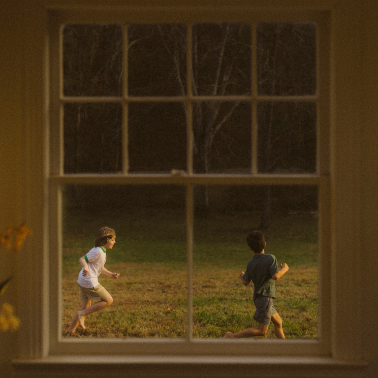 NOAH KAHAN lands his second Irish #1 album with The Great Divide!